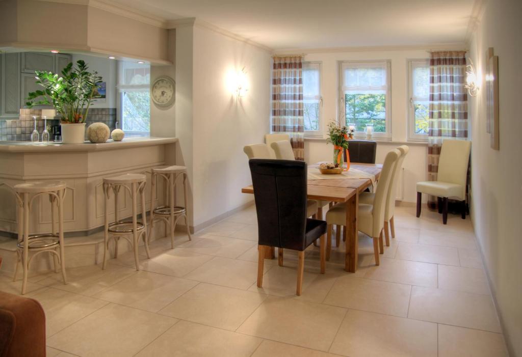 Deluxe Four-Bedroom Apartment