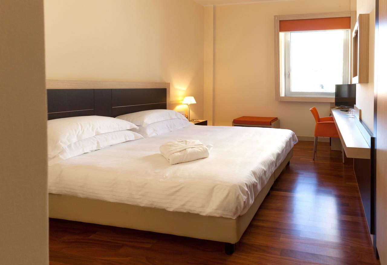 Standard Double Room,633064134:JPEG