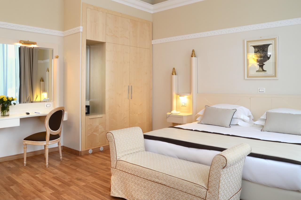 Queen Room