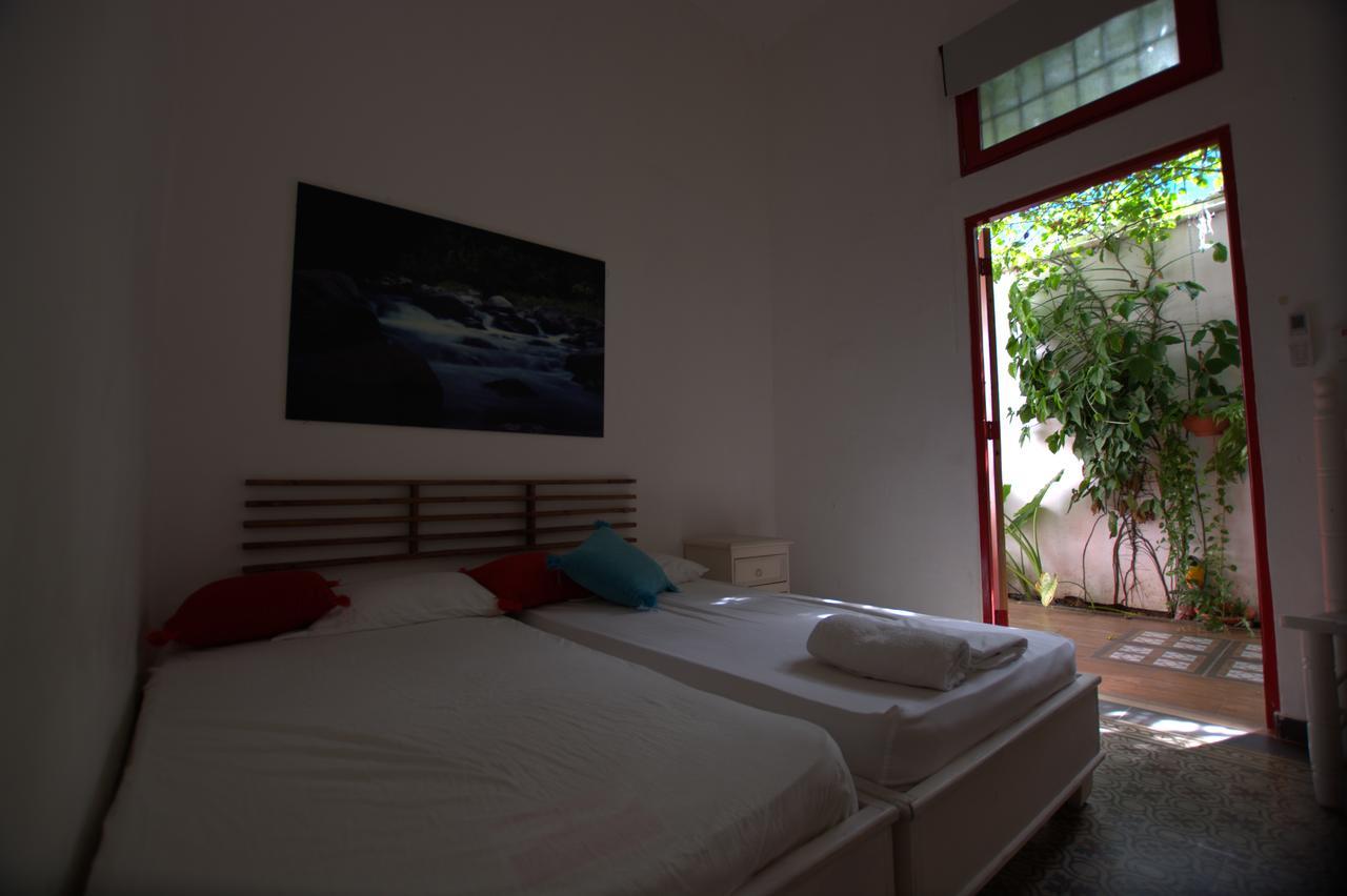 Quarto com 2 Camas de Solteiro