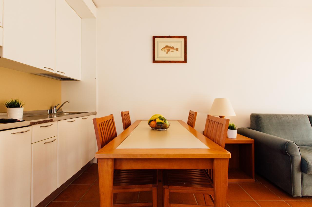 One-Bedroom Apartment with Balcony,608649168:JPEG