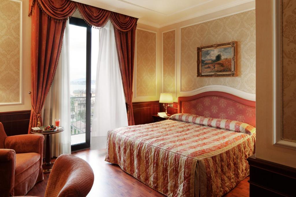 Deluxe Double or Twin Room Mountain Side
