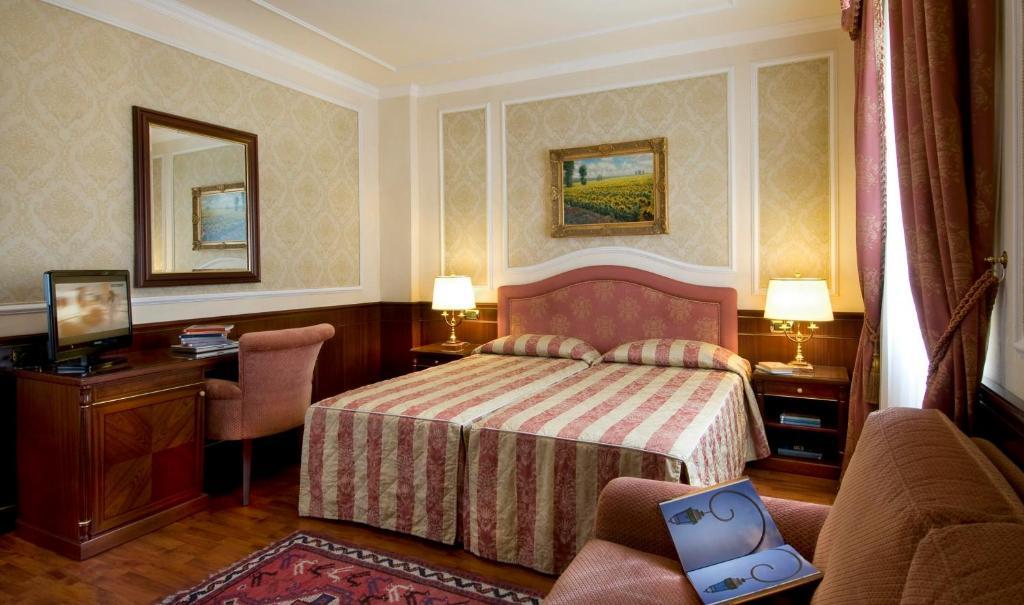 Deluxe Double or Twin Room Mountain Side