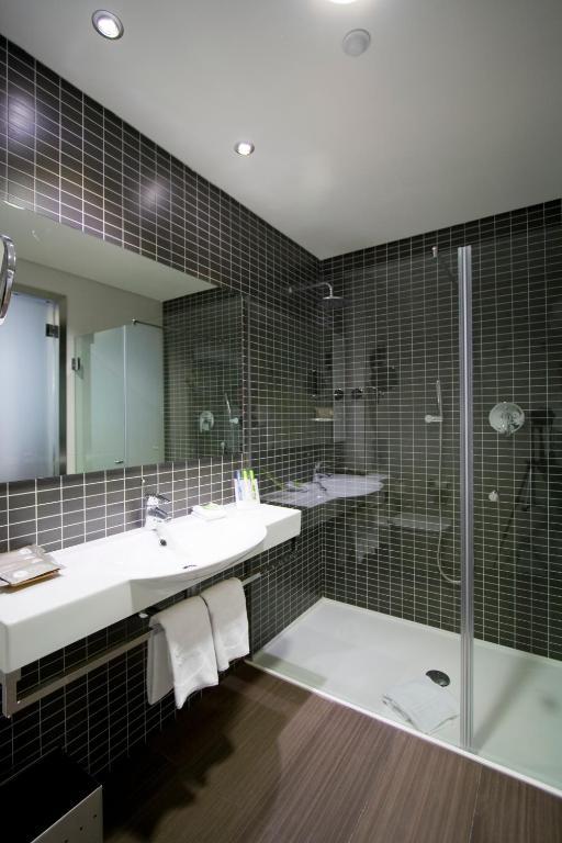 Double or Twin Room with free airport shuttle,800361486:JPEG