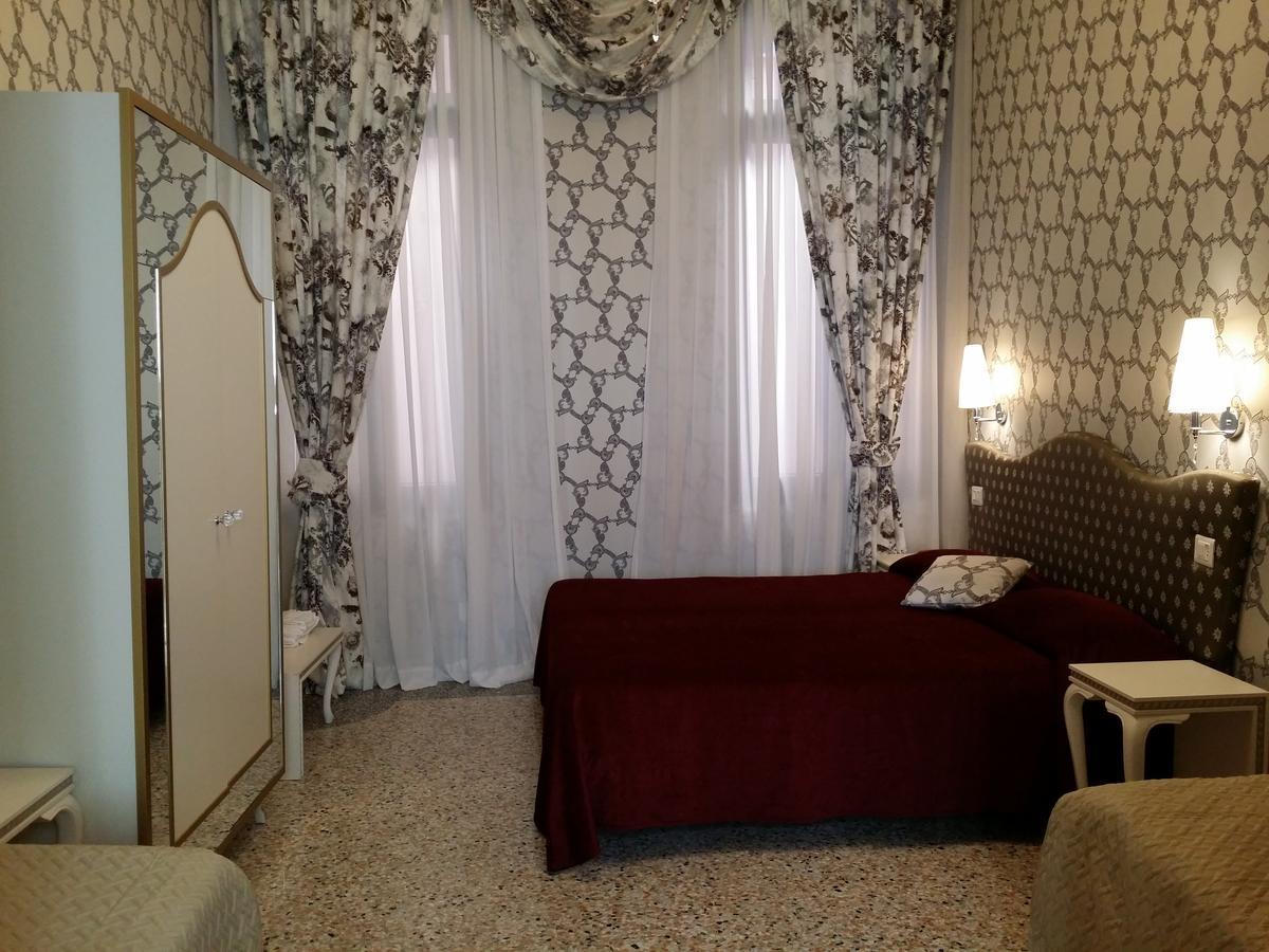 Superior Double Room Private External Bathroom