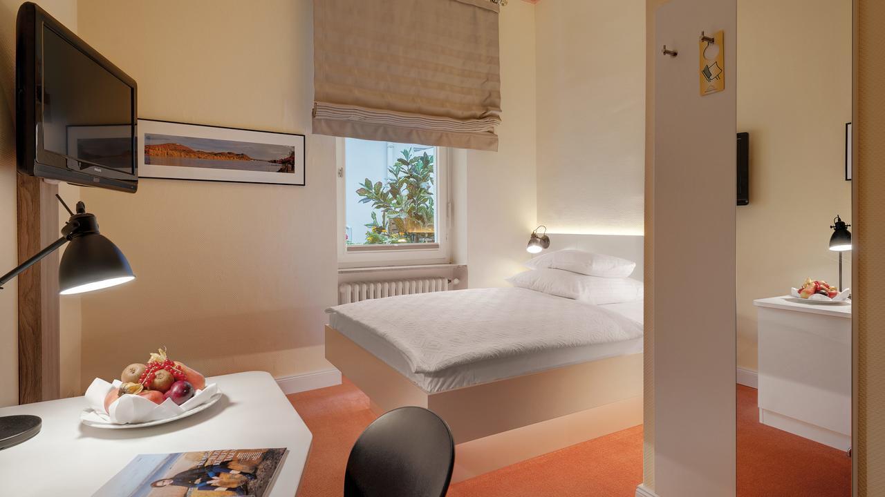 Standard Single Room Courtyard View