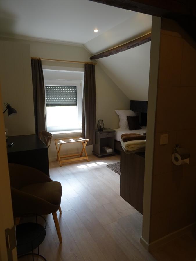 Single Room,645986139:JPEG