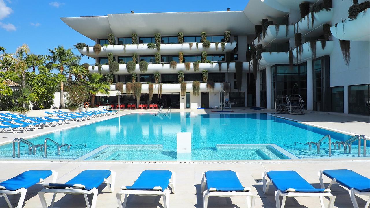 Single Room Pool View,701564446:JPEG