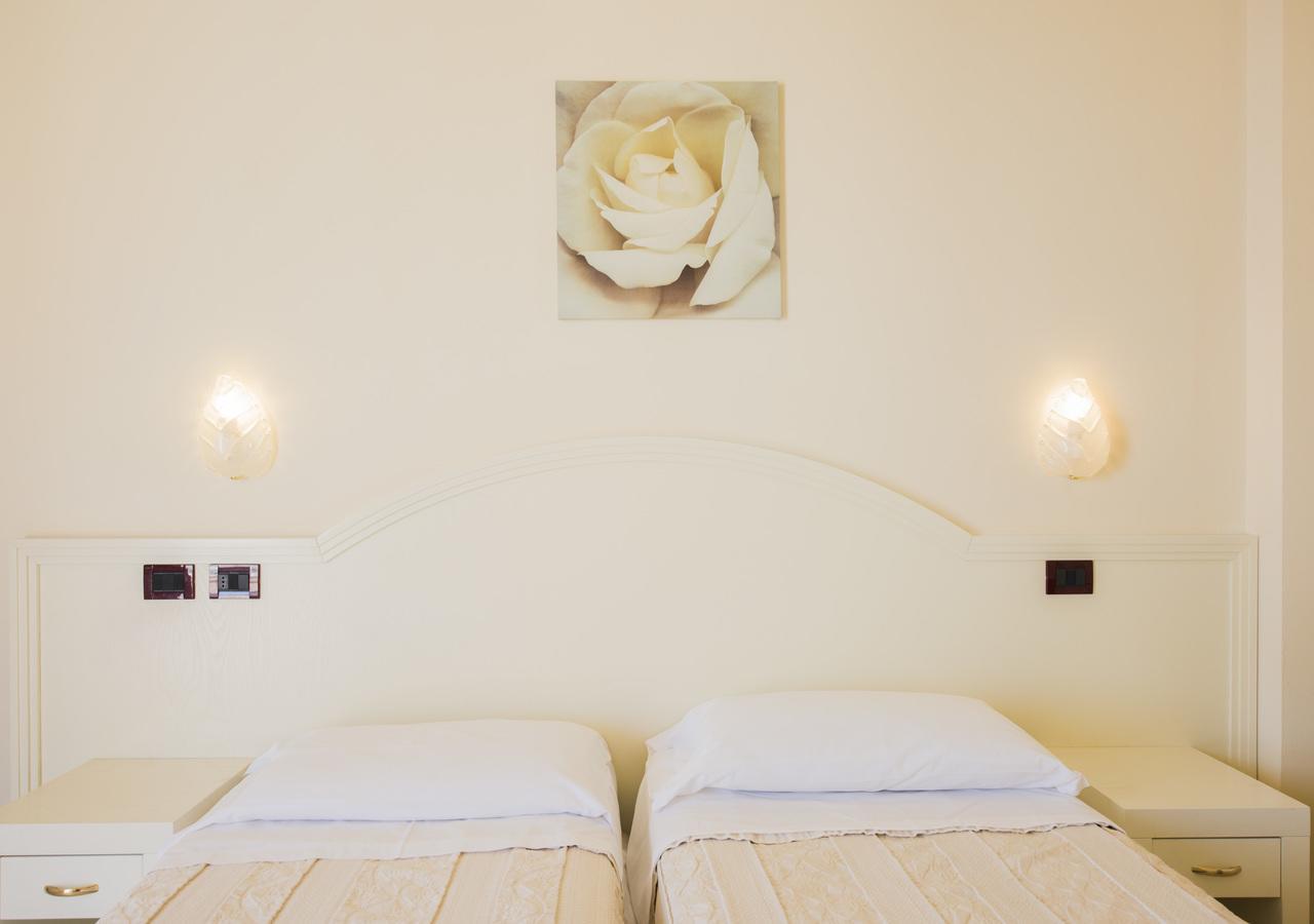 Double Room with Sea View,1399907390:JPEG