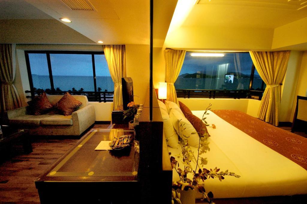 Suite with Sea View,66788512:JPEG