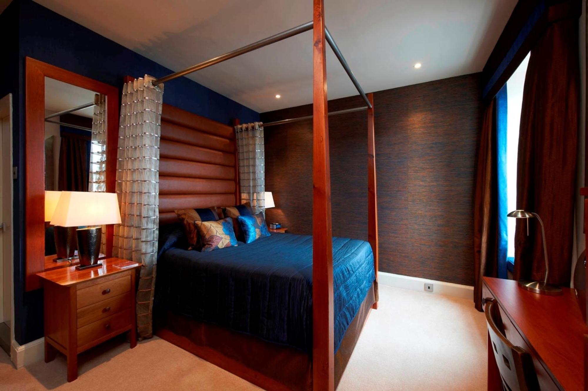Double Room Four Poster Bed