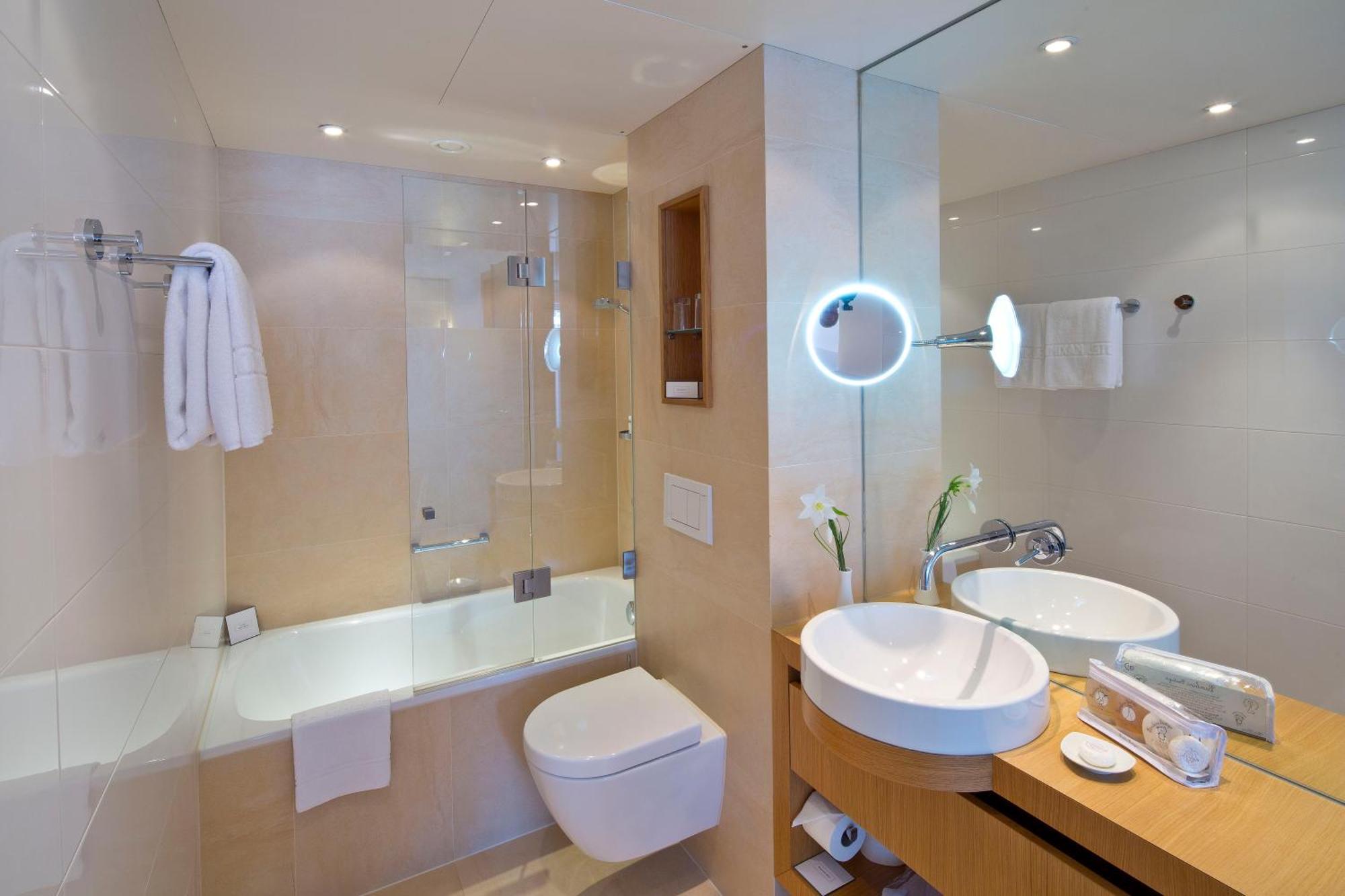 Triple Room with Air Conditioning,679602225:JPEG