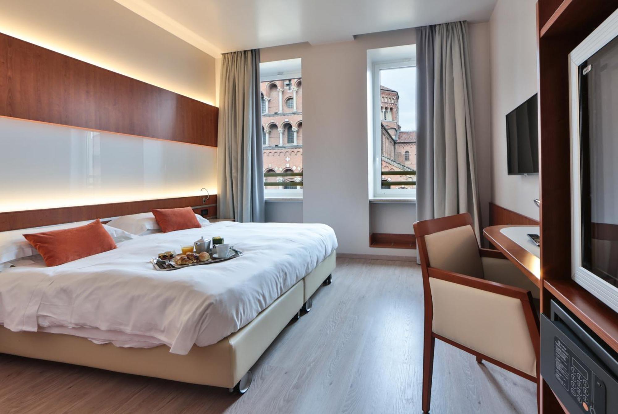 Standard Queen Room