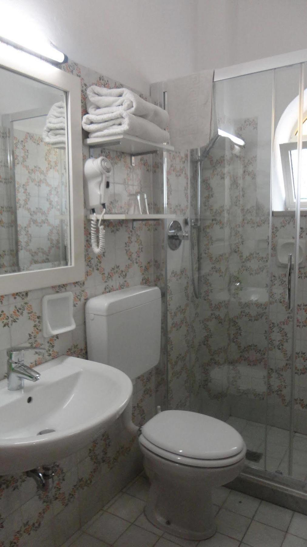 Deluxe Double or Twin Room Sea View