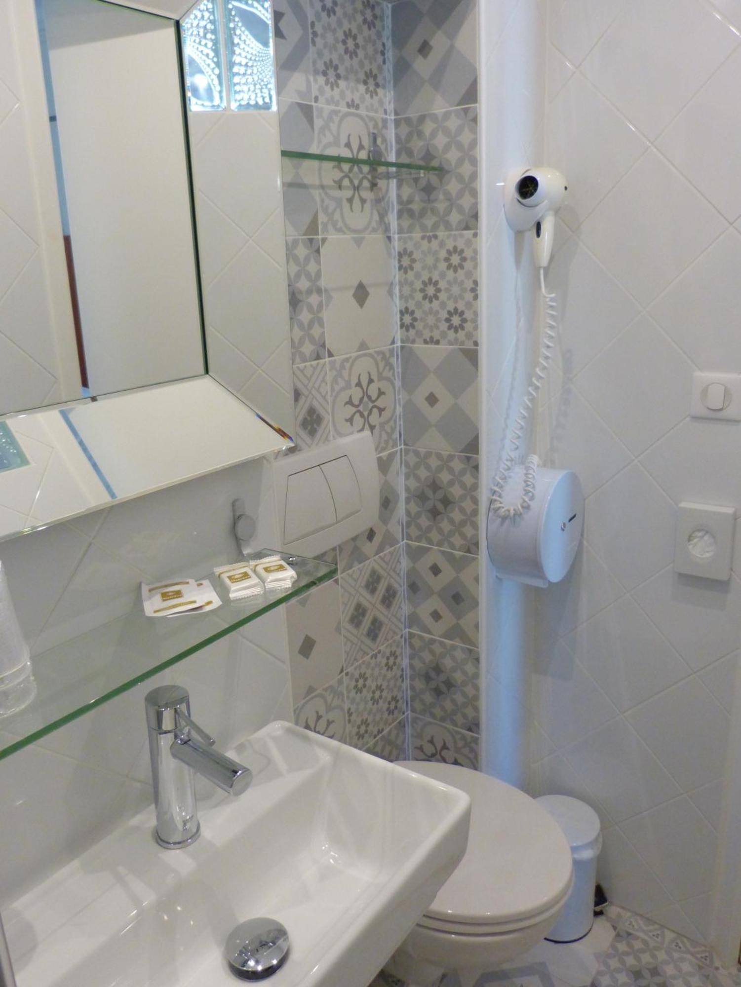 Triple Room Private Shower Toilet