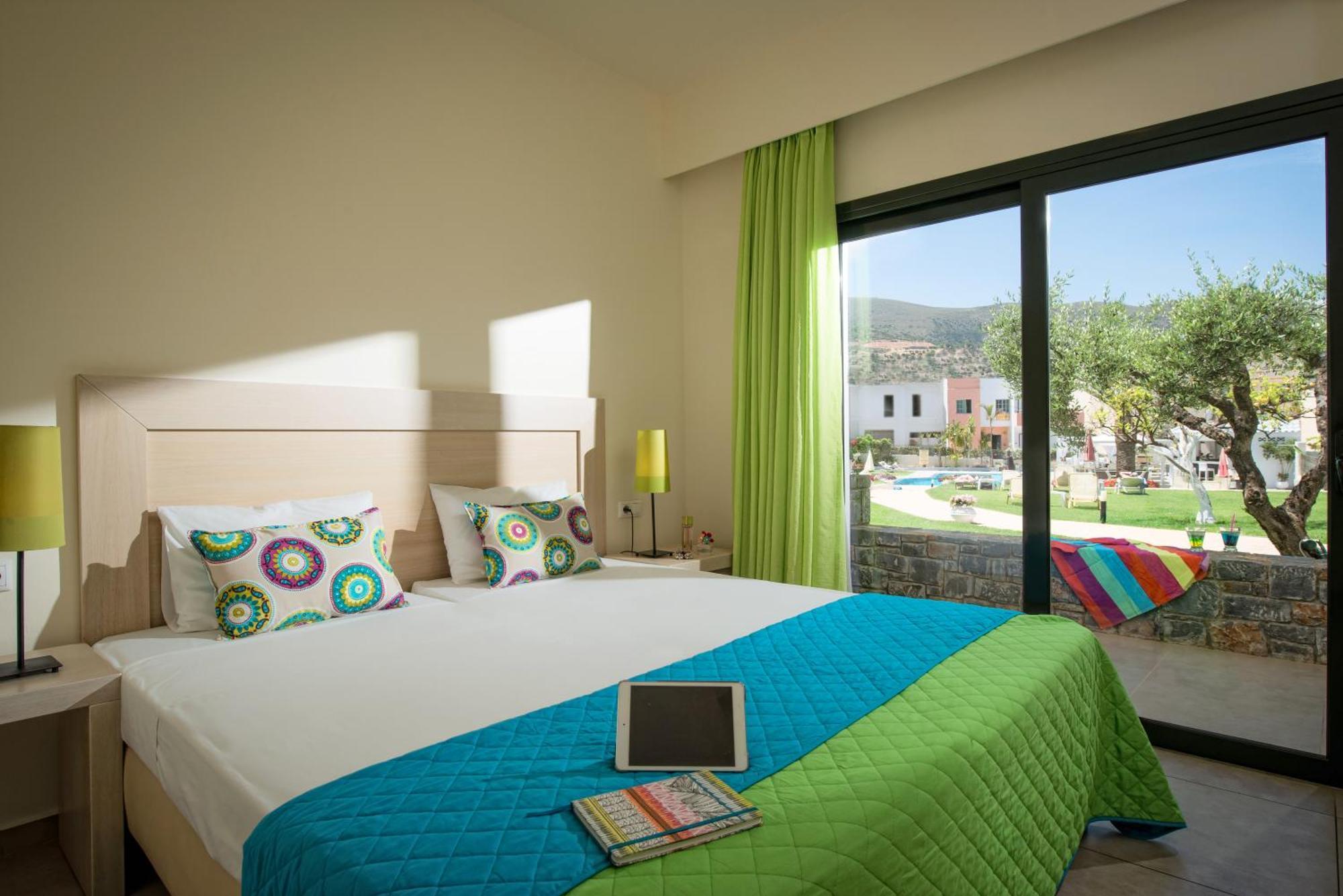 Deluxe 1-Bedroom Apartment