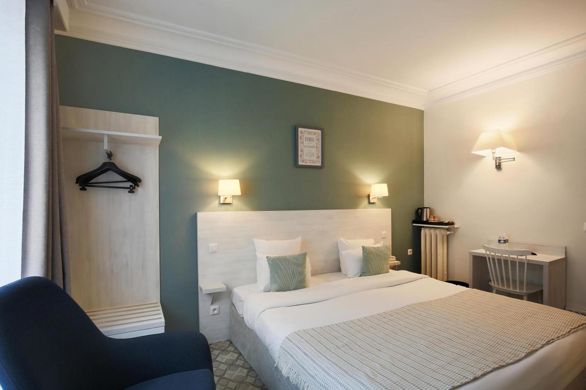 Double Room,692268765:JPEG