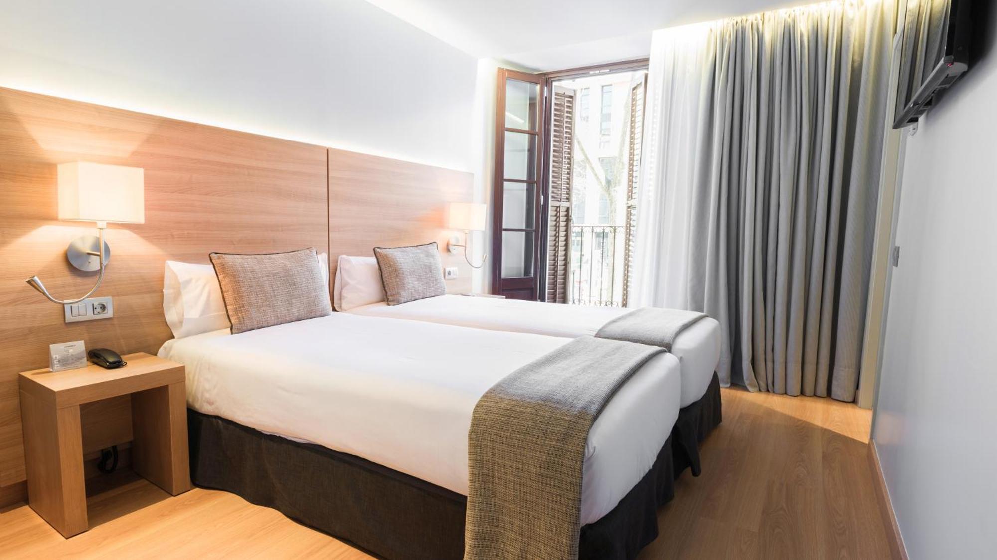 Twin Room with Ramblas view,1627203549:JPEG