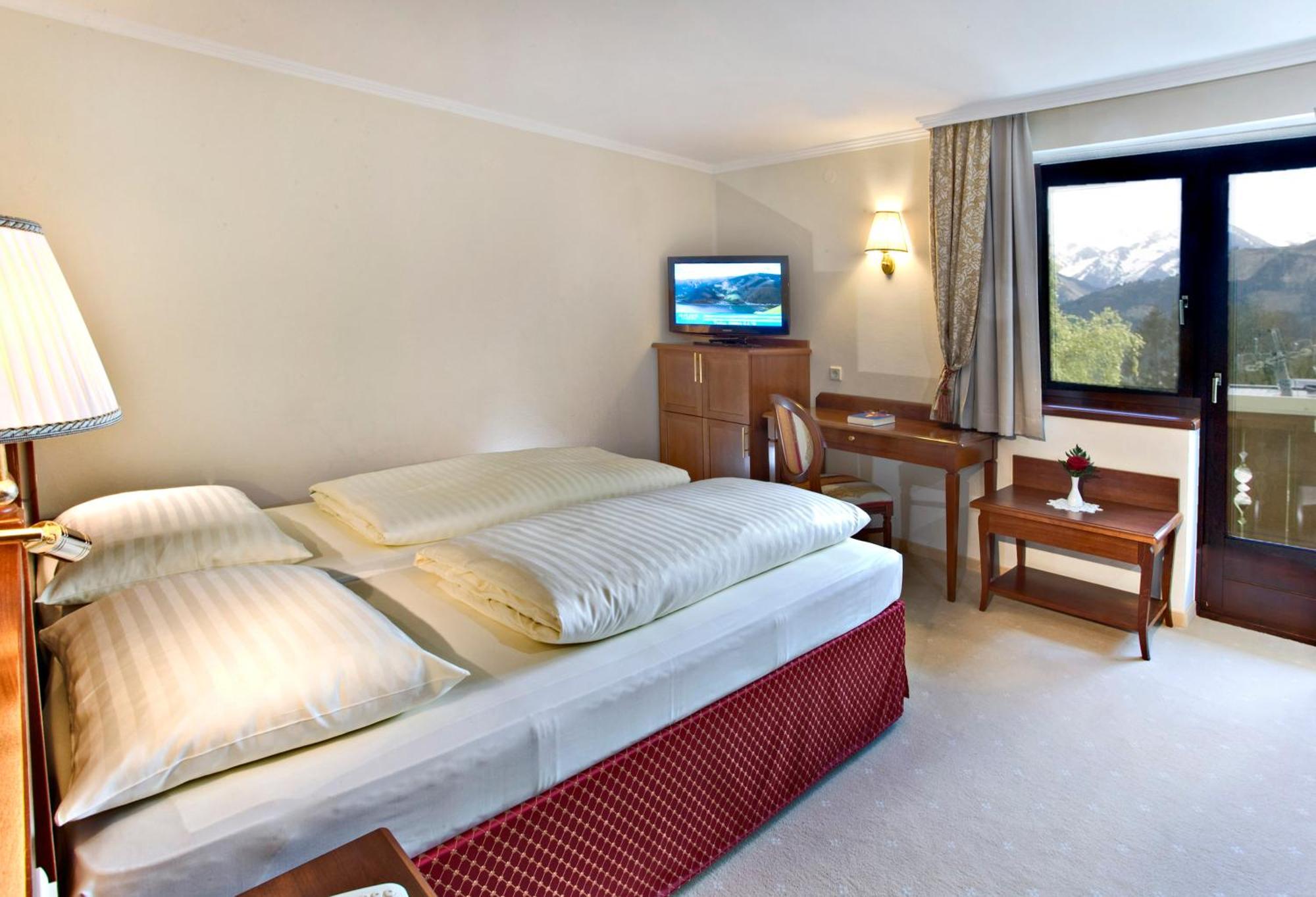 Suite with Balcony,318816301:JPEG