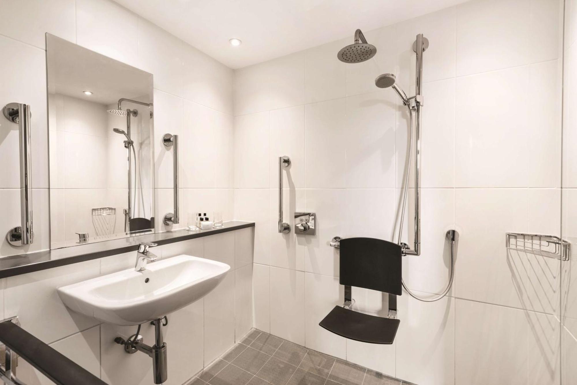 Standard King Room - Accessible