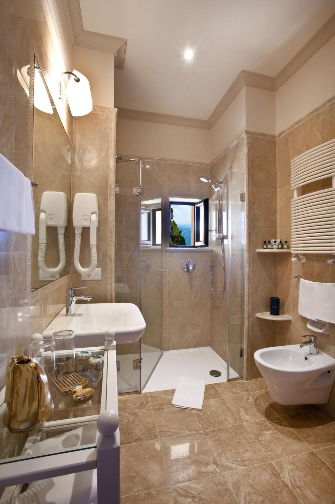 Double or Twin Room Balcony Sea View