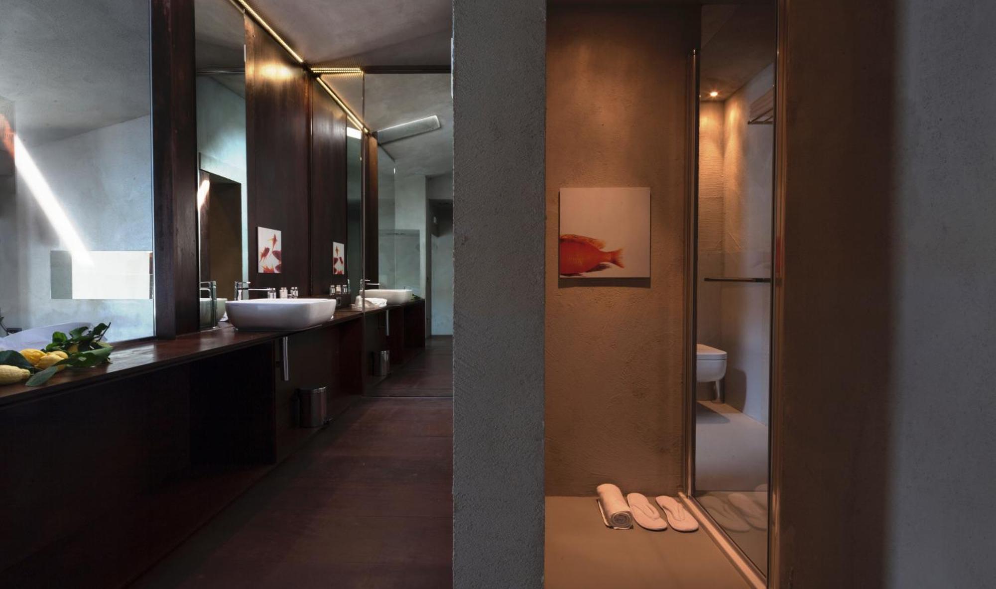 Suite Balcony Lake View