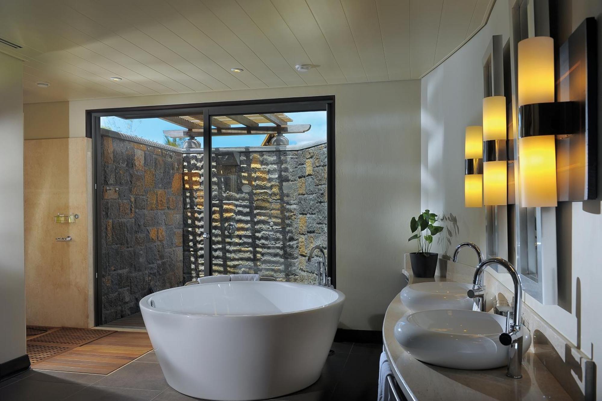 Beachfront Senior Suite with Pool