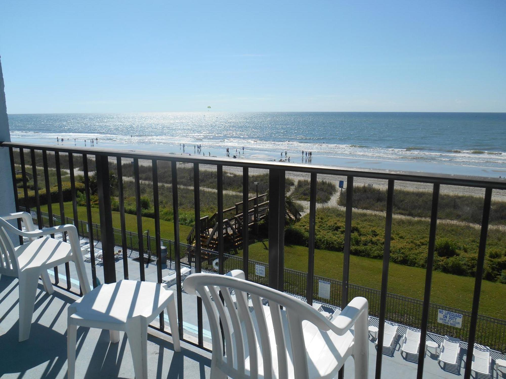 Queen Room Ocean Front Non-Smoking