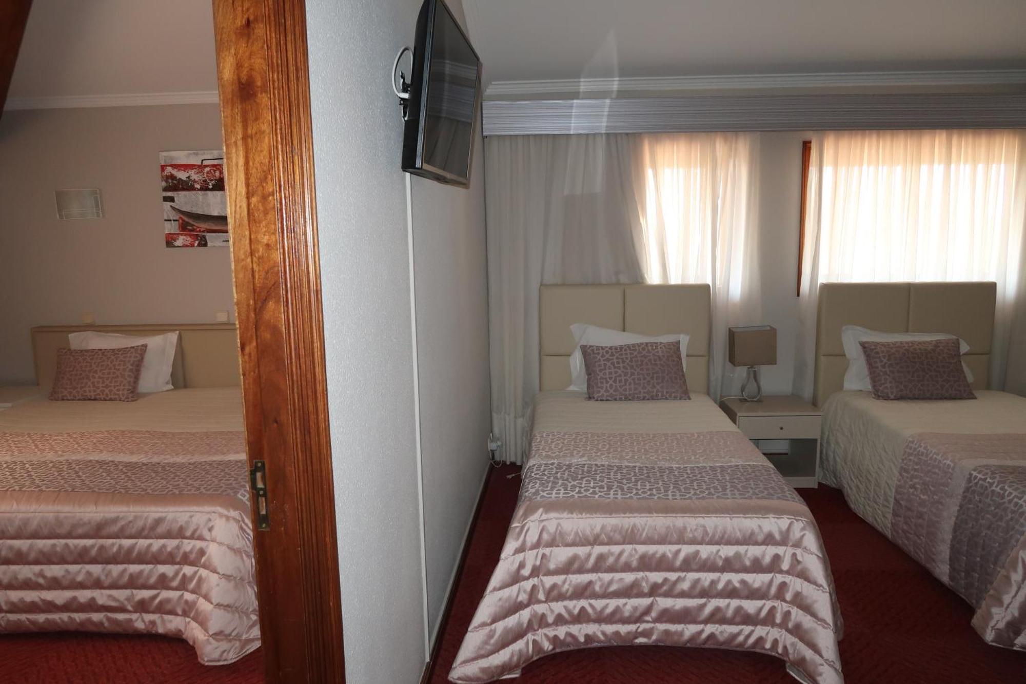 Habitación Familiar (2 adultos + 2 niños menores de 12 años)