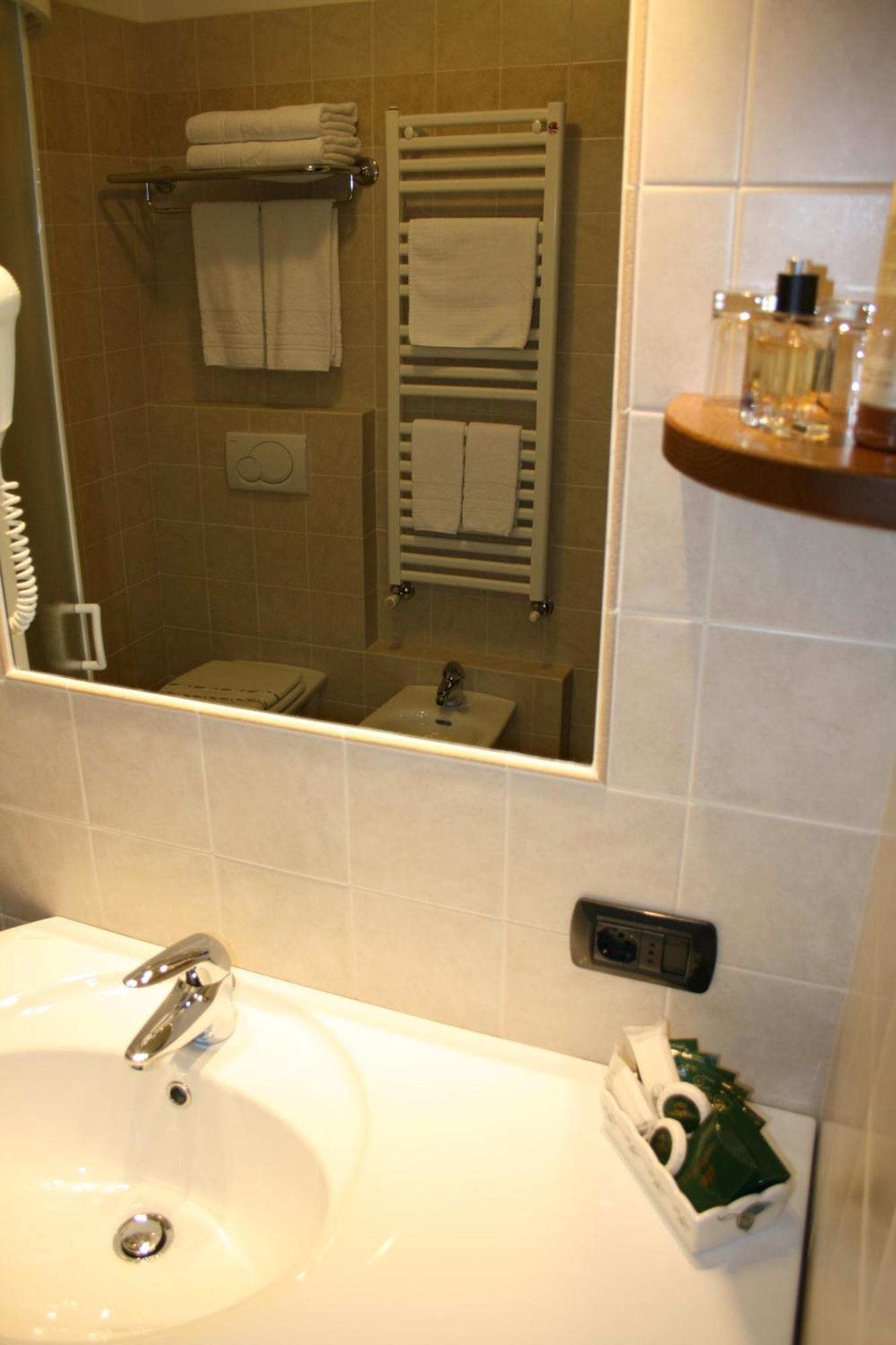 Single King Room,1094047506:JPEG