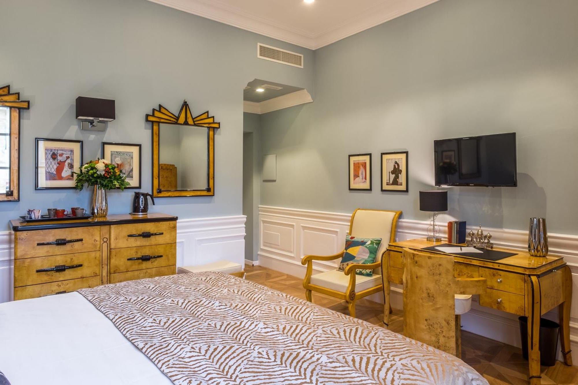 Superior King Room