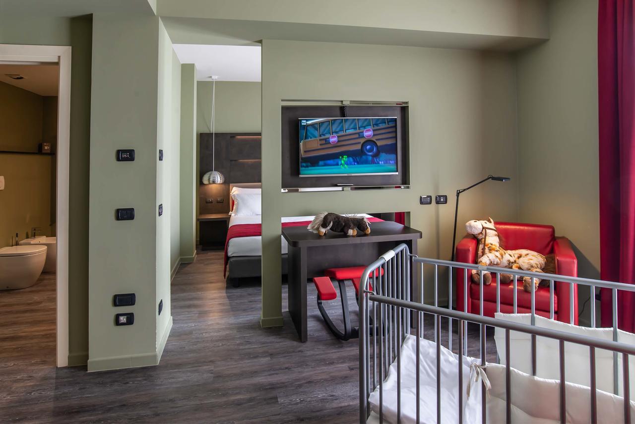 Family Room,720642154:JPEG