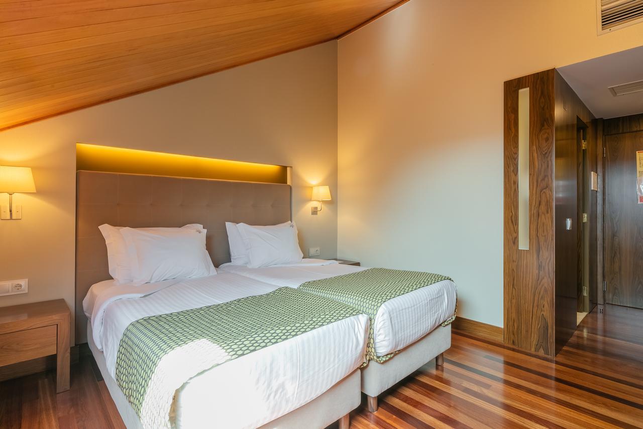 Quarto com 2 Camas de Solteiro - Sótão