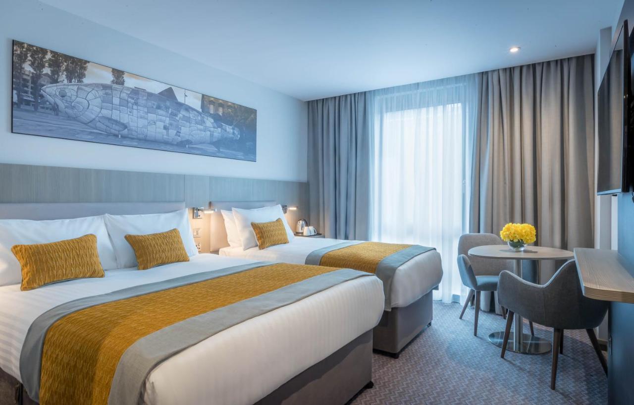 Chambre avec Lit Double et Lit Simple