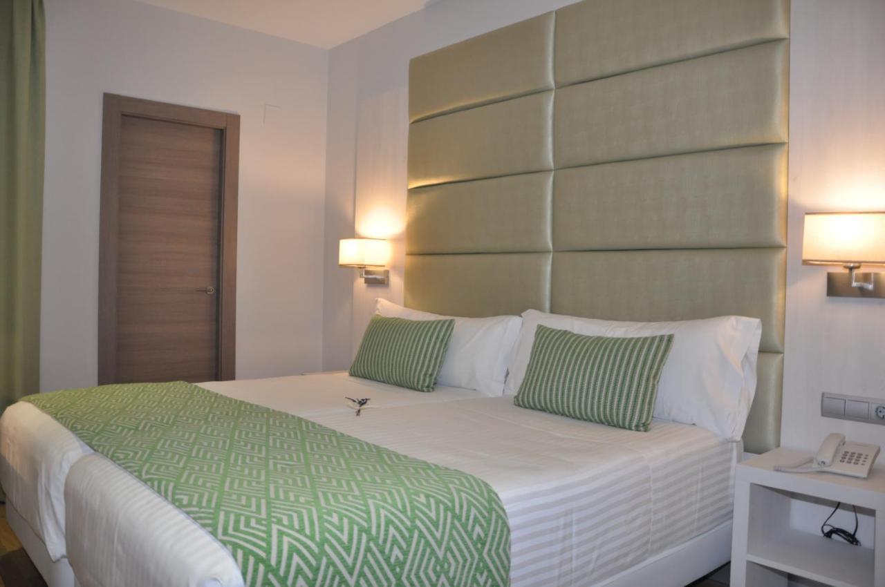 Standard Twin Room,735842086:JPEG