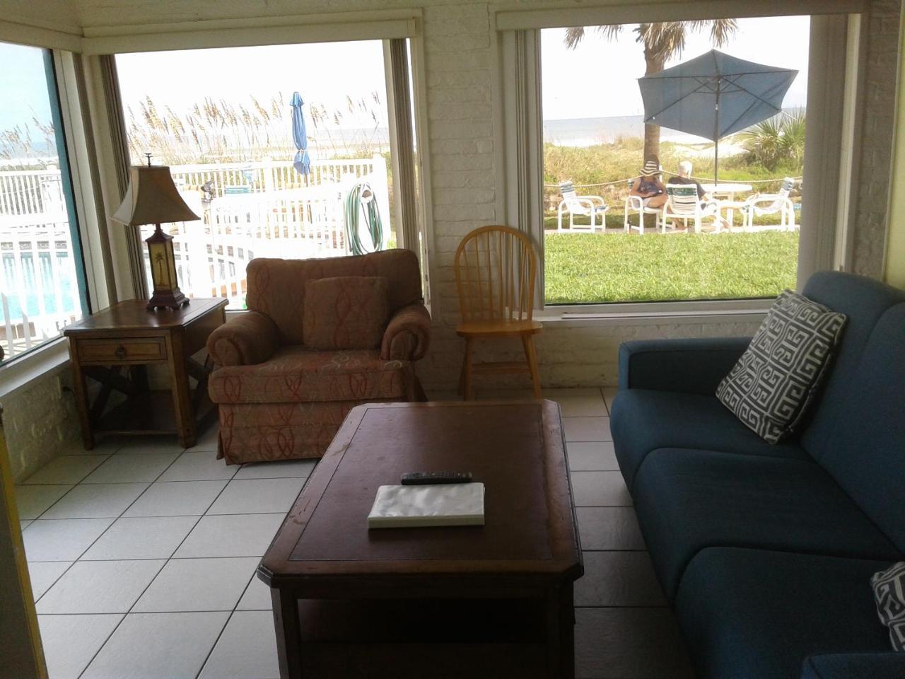 Two-Bedroom One-Bathroom Apartment Oceanfront