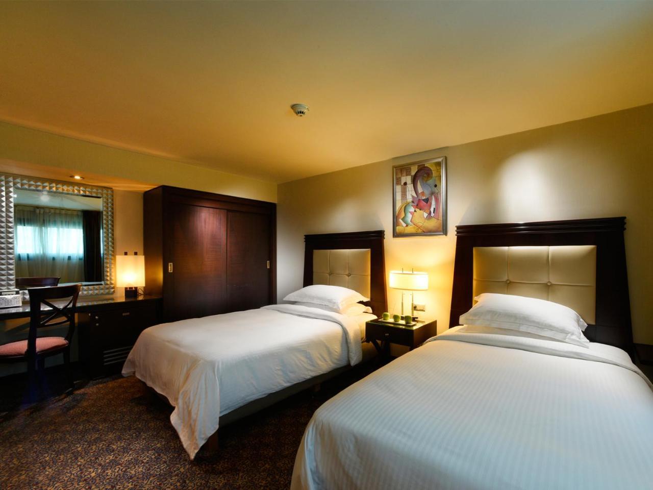 City View Room Twin Beds