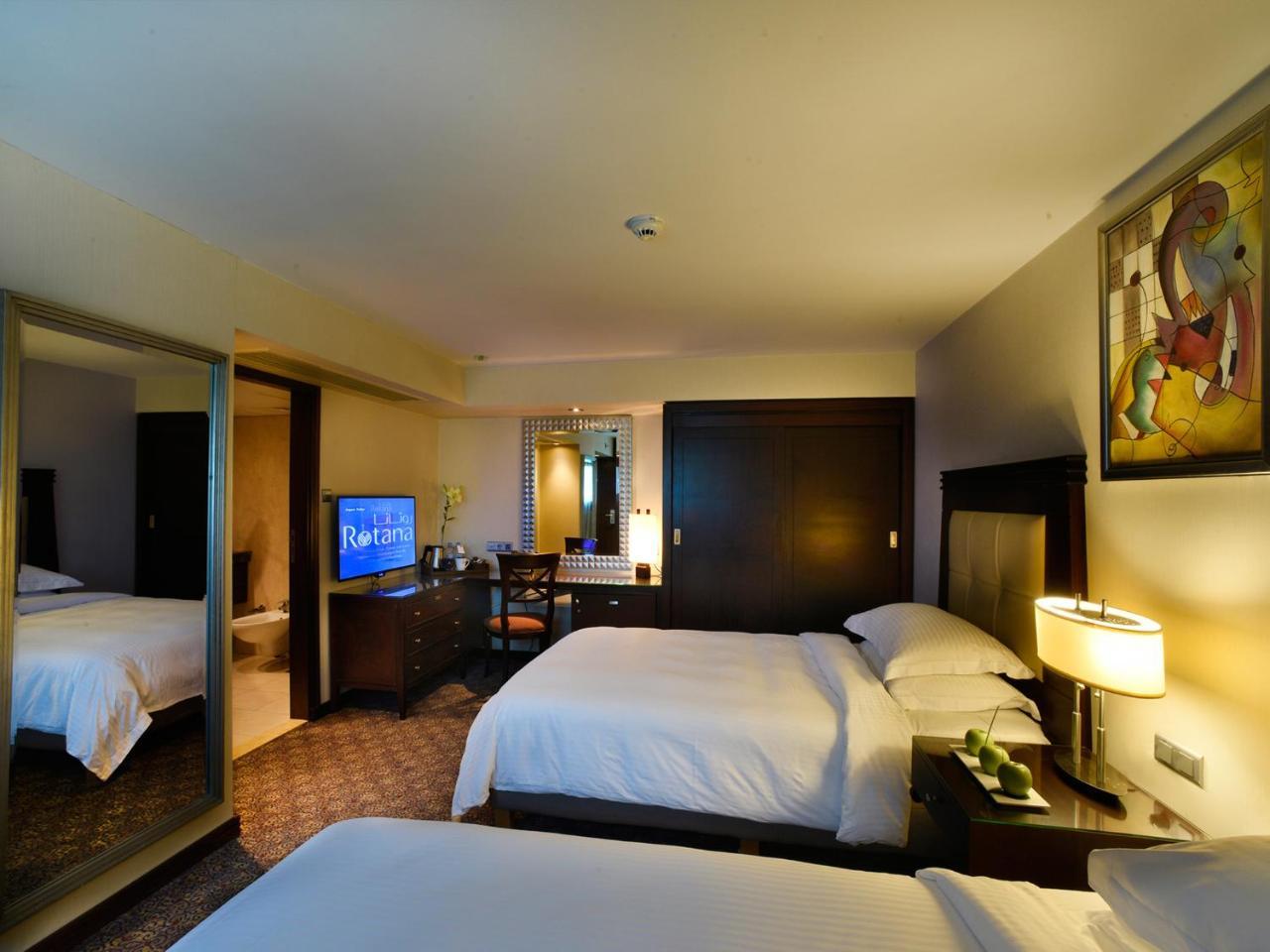 City View Room Twin Beds