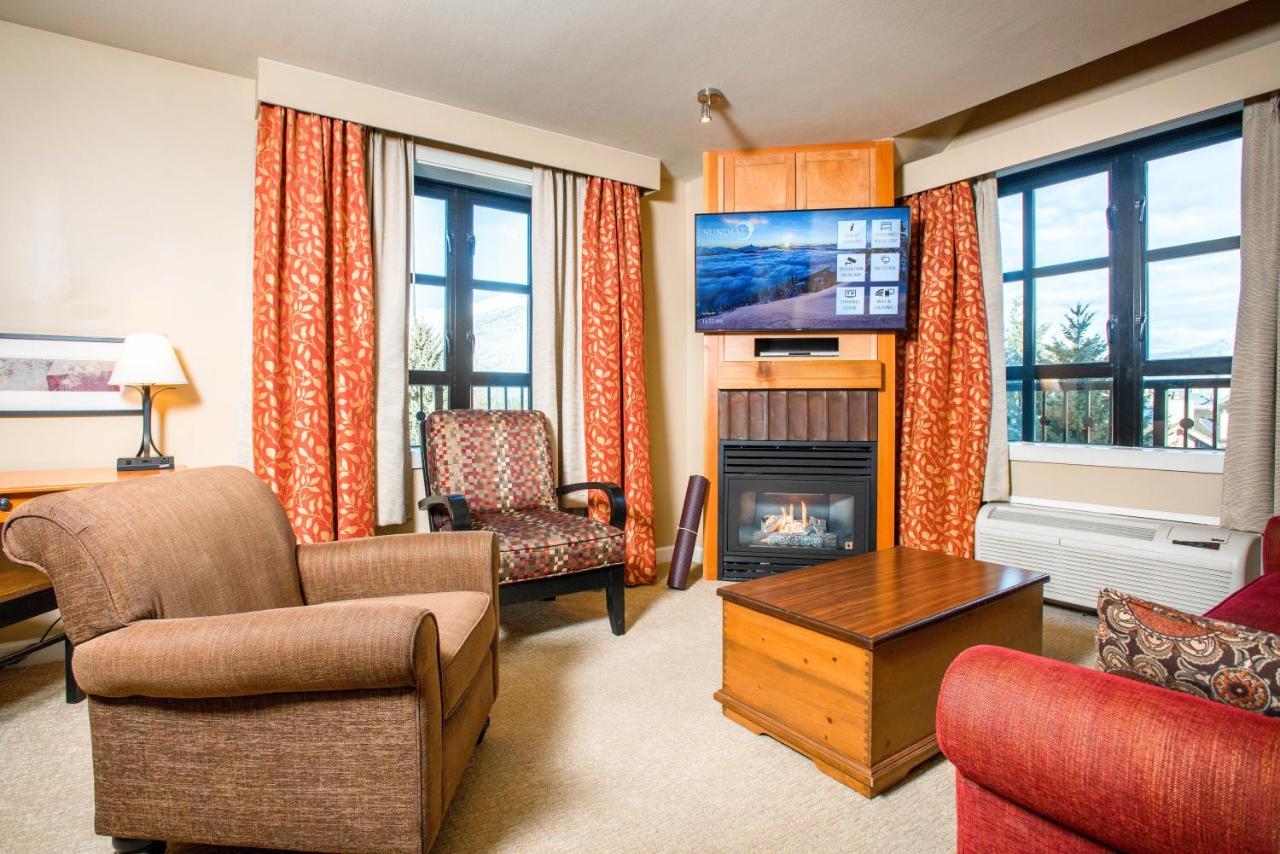 Two-Bedroom Suite Premium Valley View