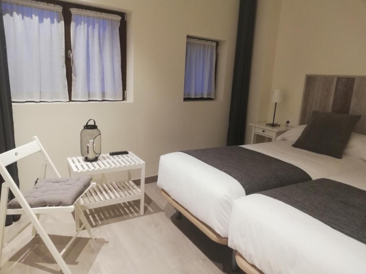 Twin Room,768420088:JPEG