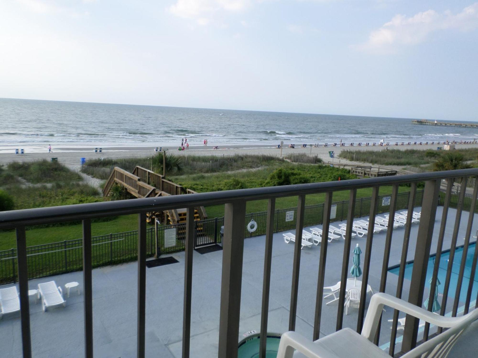 Queen Room Ocean Front Non-Smoking
