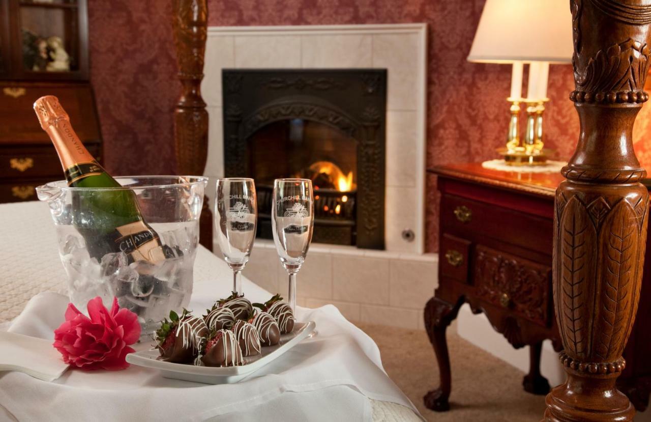 Deluxe Queen Suite