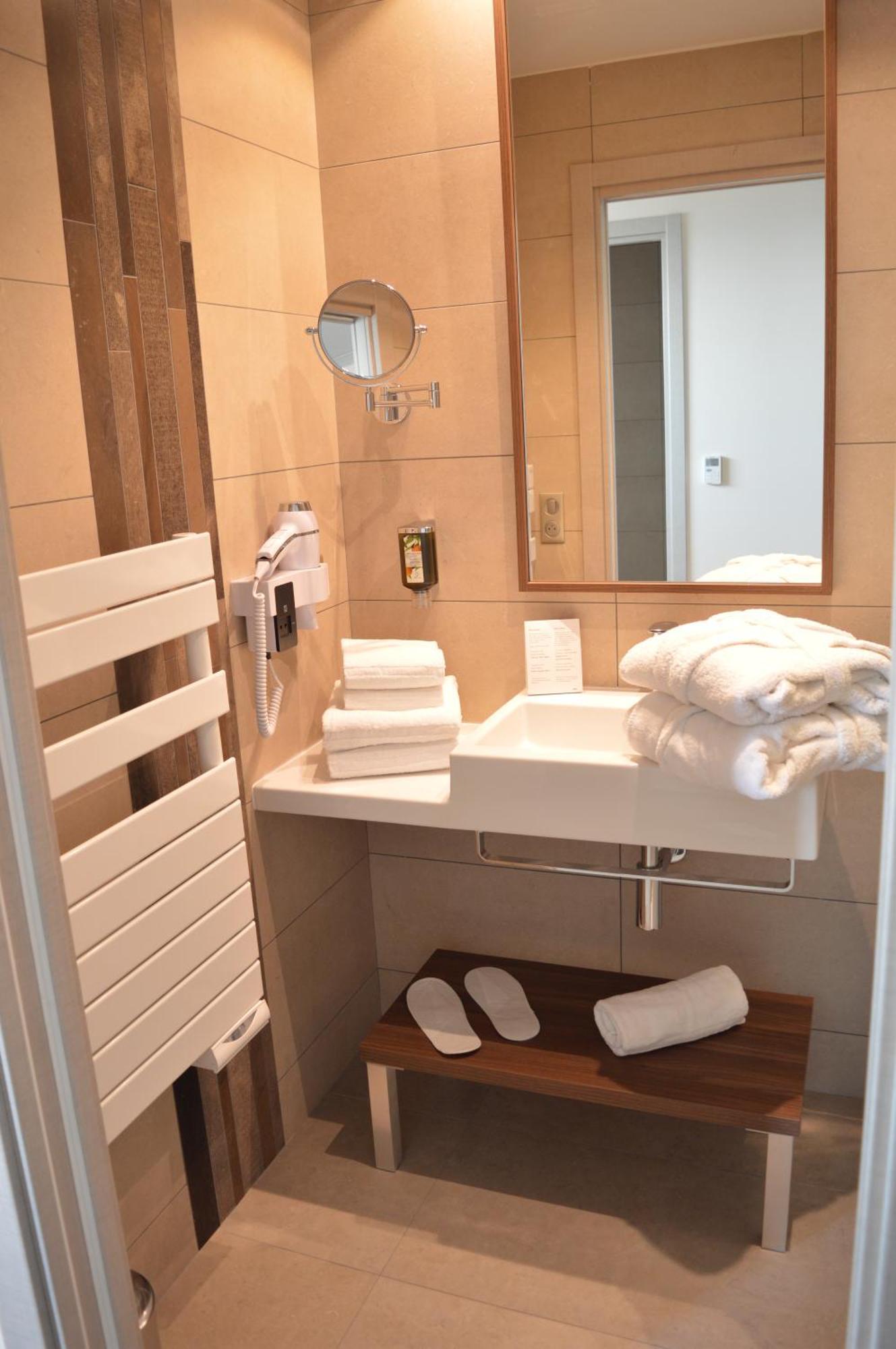Royal Suite with Sea View and Jacuzzi
