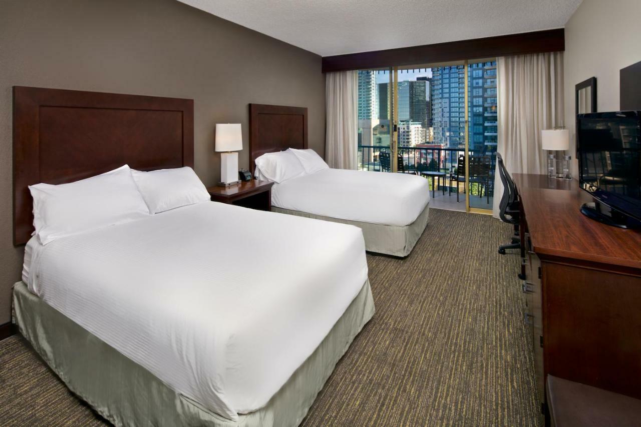 King Room Roll Shower Mobility Access or Non-Smoking