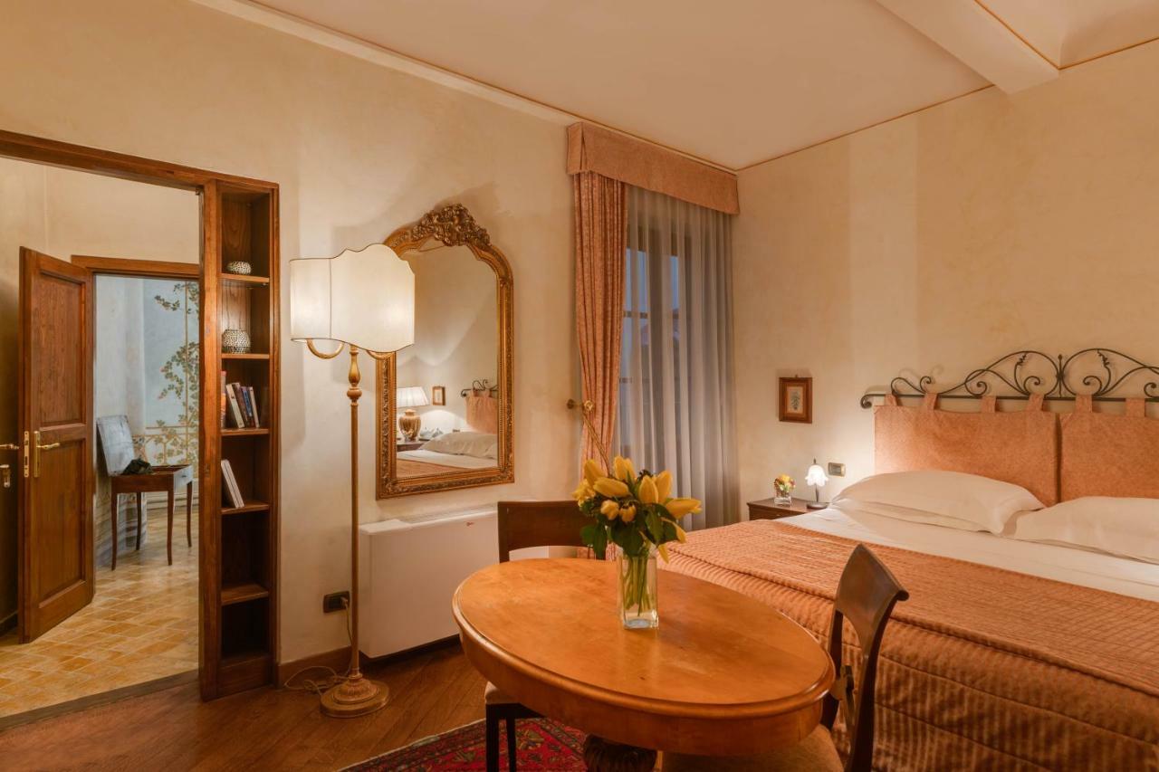 Standard Double or Twin Room,799564863:JPEG