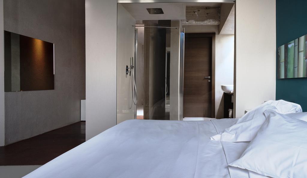 Deluxe Double Room Lake View