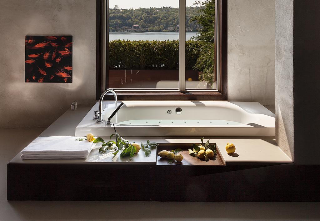 Suite Balcony Lake View