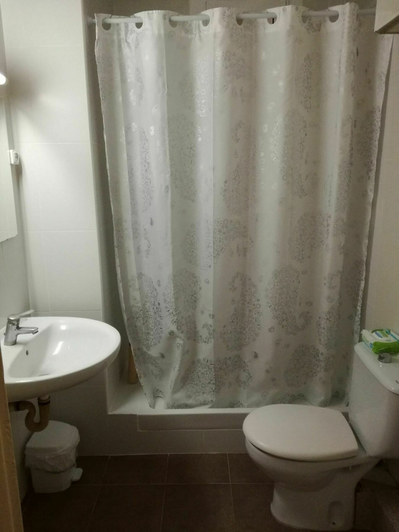 Single Room with Shared Bathroom