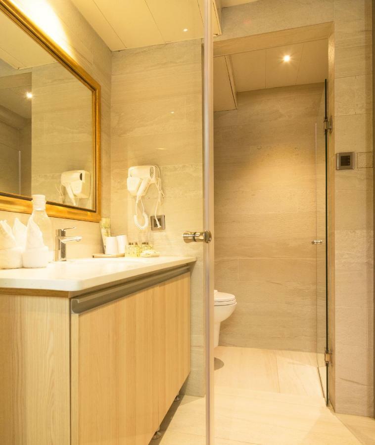 Triple Room,1549217110:JPEG