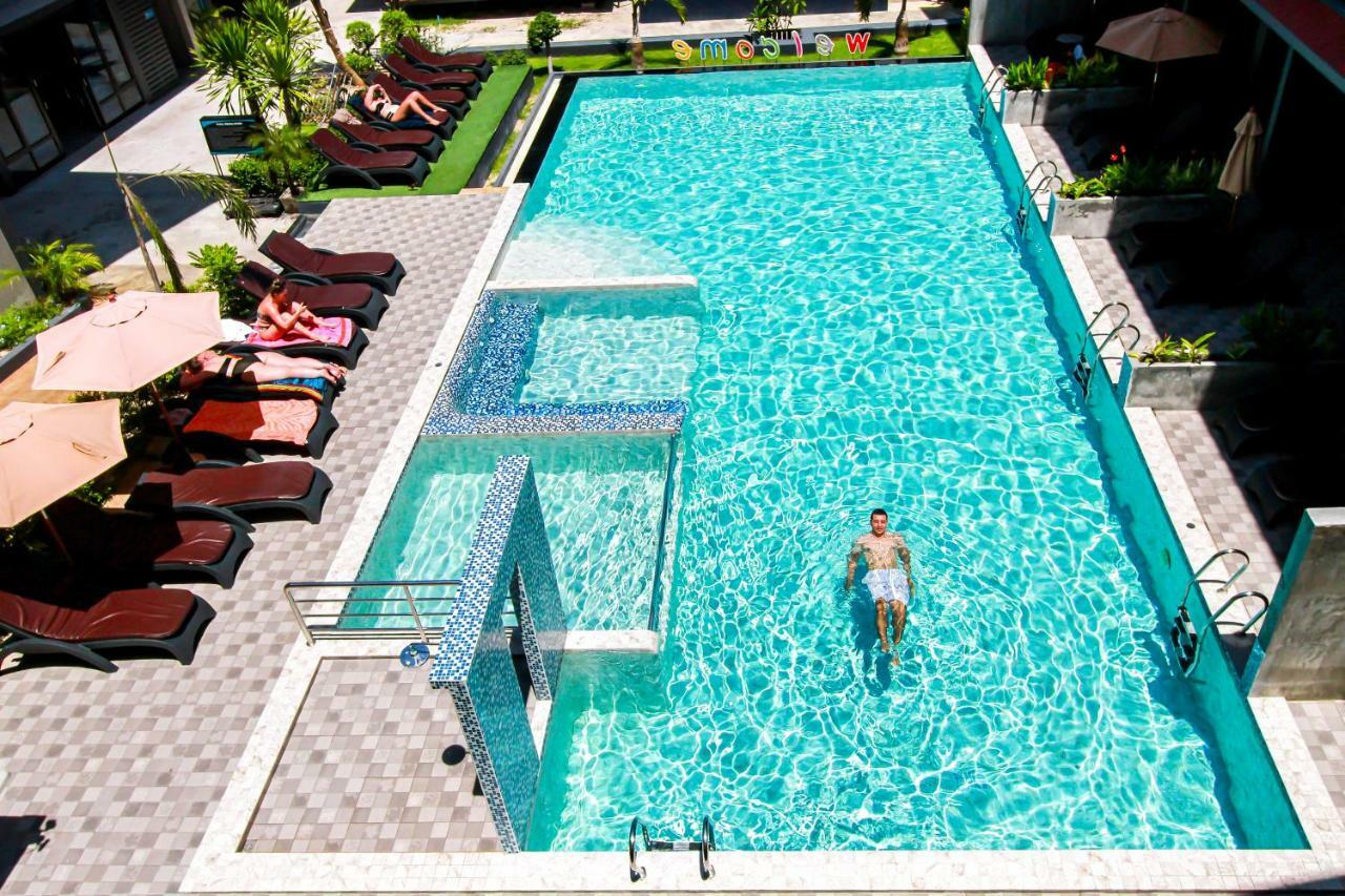 Chambre Double Supérieure - Vue sur Piscine